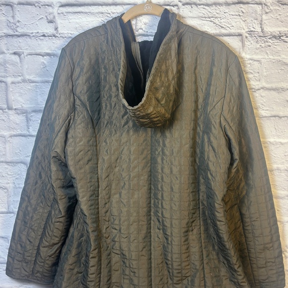 Forecaster of Boston Quilted Hooded Jacket – Large- Olive Iridescent Sheen - Picture 5 of 11